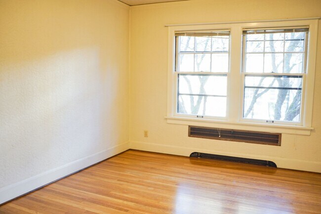 Building Photo - Tired of Commuting? This Amazing Townhome ...