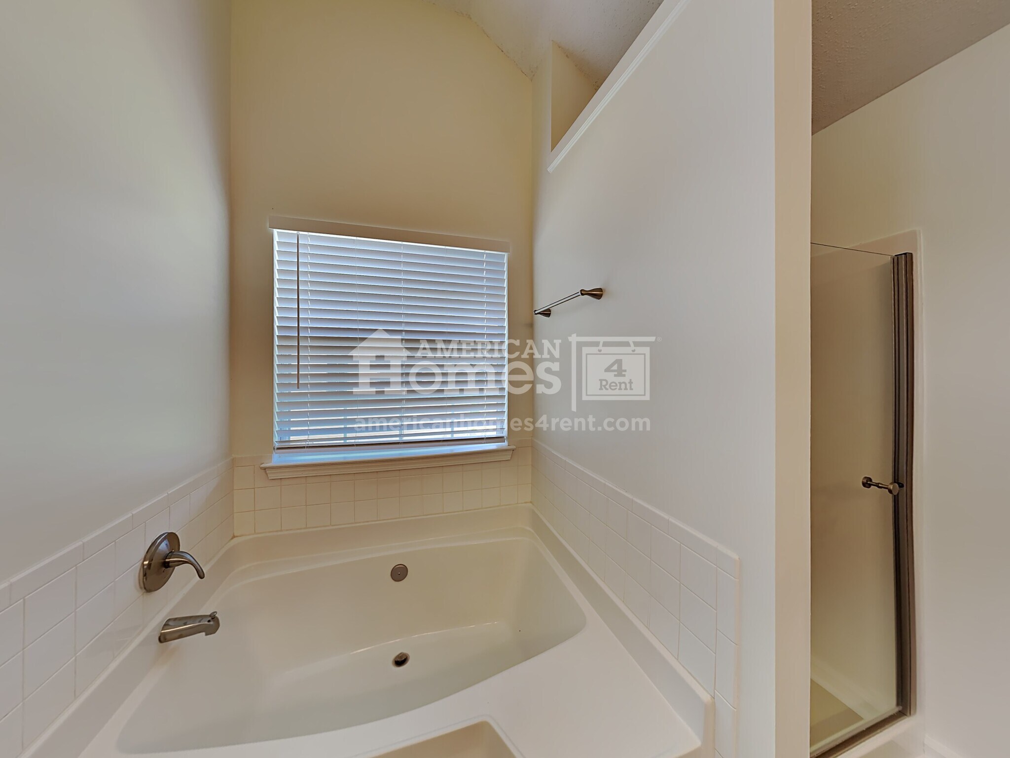 Building Photo - 915 Brisley Cir