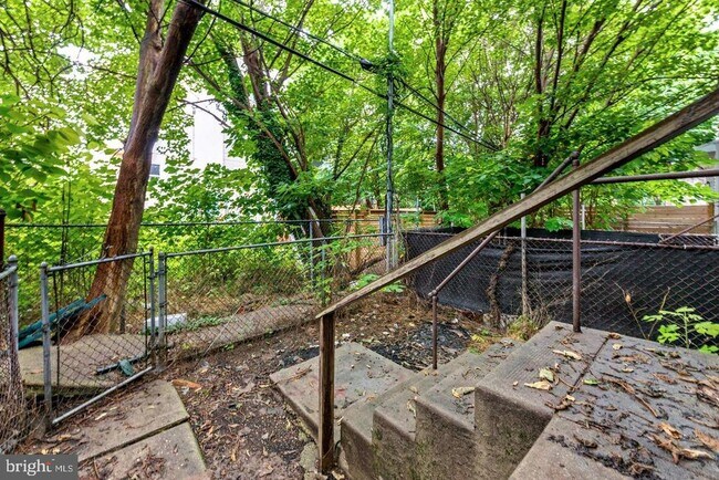 Building Photo - 1244 S Markoe St