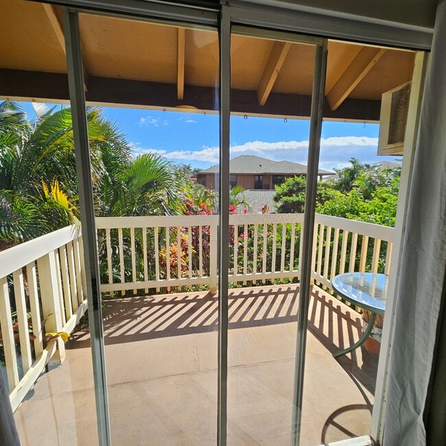 Building Photo - Upstairs 2/1.5-bedroom North Kihei Condo