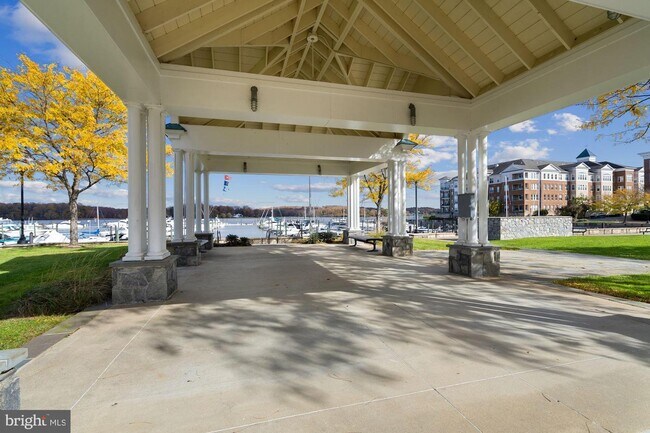 Building Photo - 525 Belmont Bay Dr