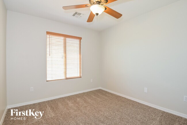 Building Photo - 10427 E Valley Quail Dr