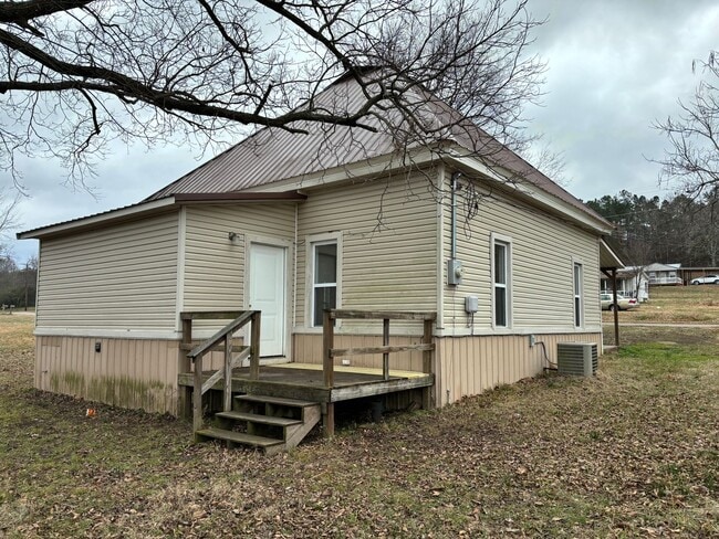 Building Photo - 500 Bache St