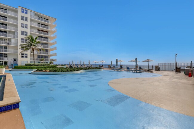Building Photo - 3546 S Ocean Blvd