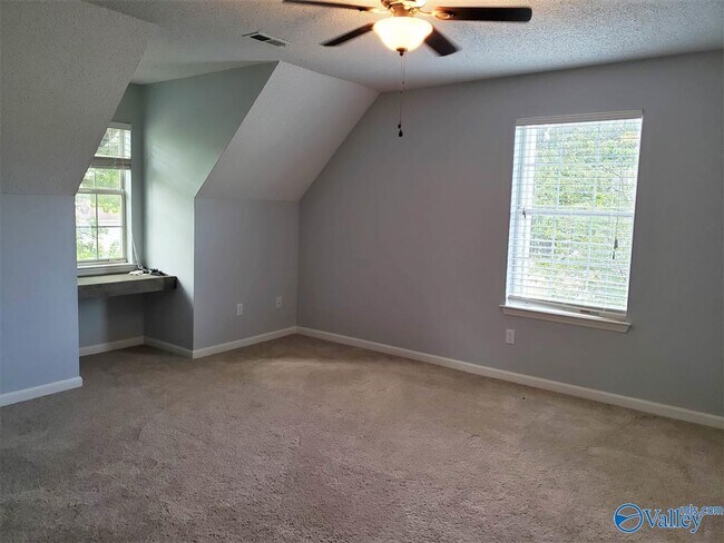 Building Photo - 110 SW Brushcreek Dr