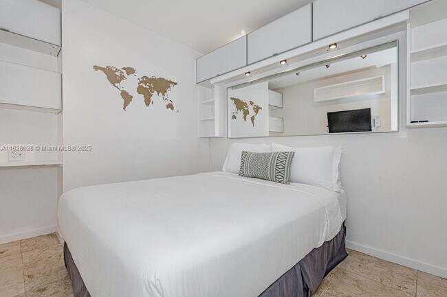 Building Photo - 2301 Collins Ave