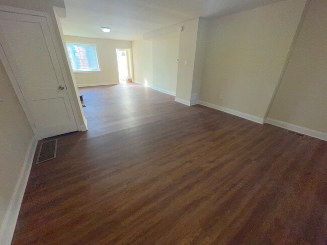 Building Photo - BRAND NEW 3 BED 2.5 BATH HOME FOR RENT.