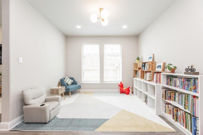 Building Photo - 15215 Holloway Hls Trl