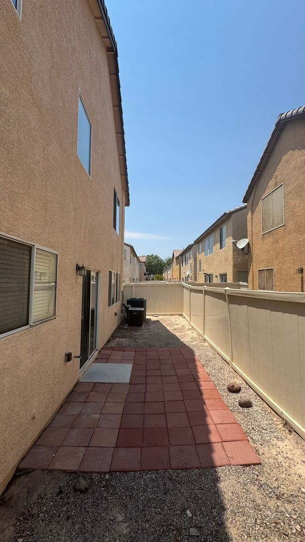 Building Photo - Welcome Home 3 or 4 BDRM SW Las Vegas