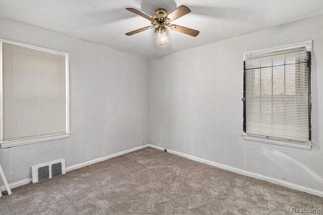 Building Photo - 9336 Sussex St