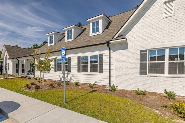 Building Photo - 245 Fox Run Dr