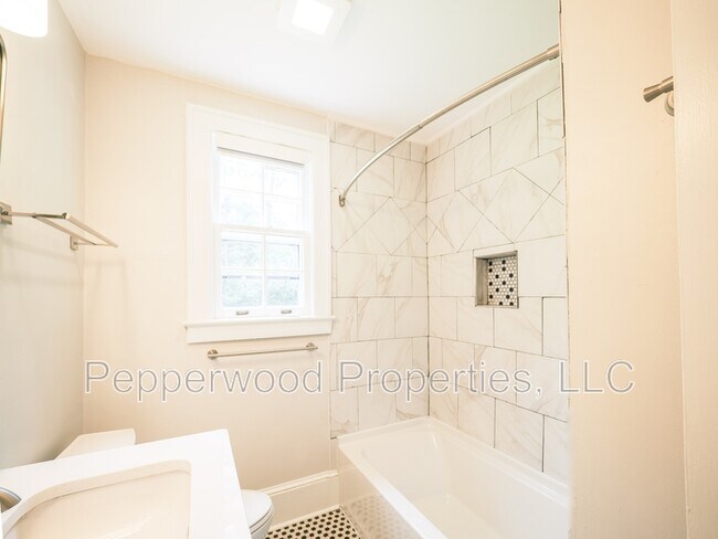 Building Photo - 771 Palmetto St