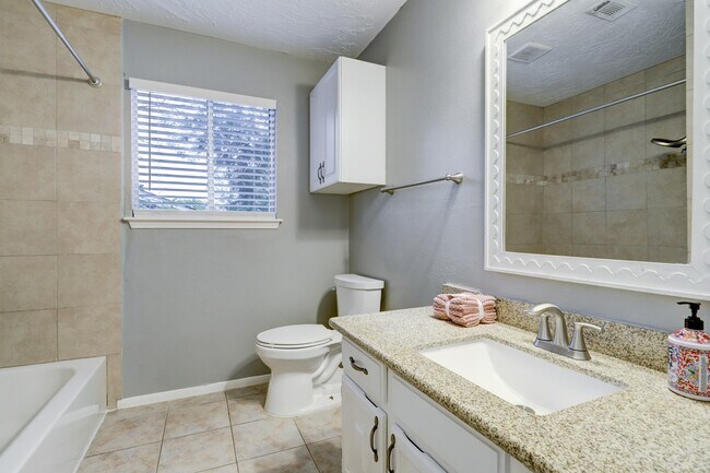 Building Photo - 12346 Huntington Venture Dr