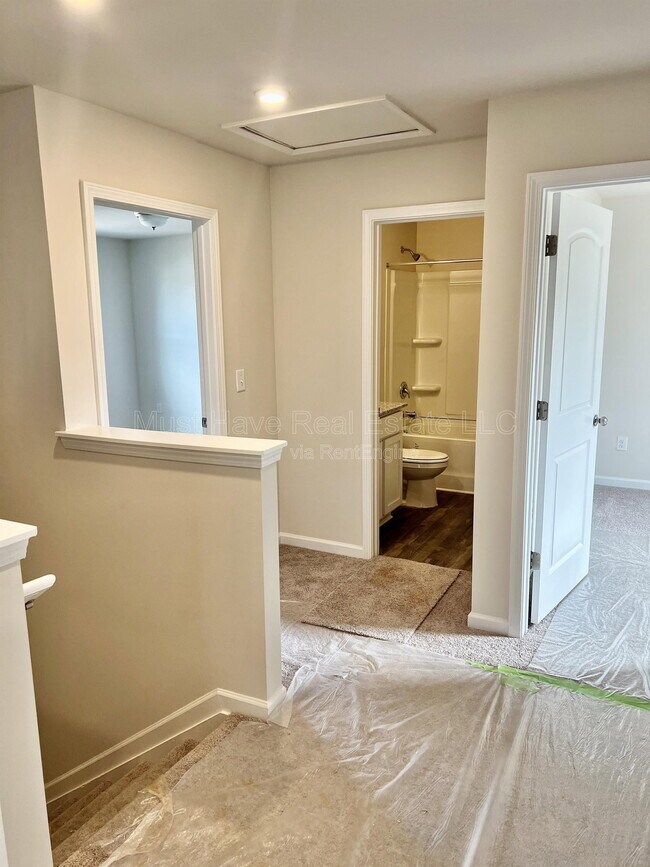 Building Photo - 1459 Cannan Mountain Dr