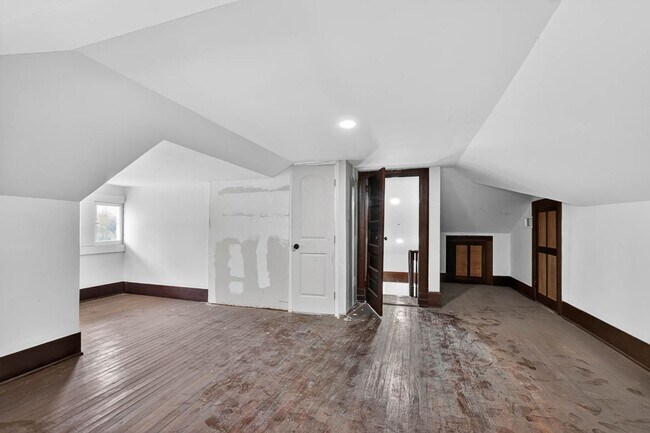 Building Photo - 1015 Union St