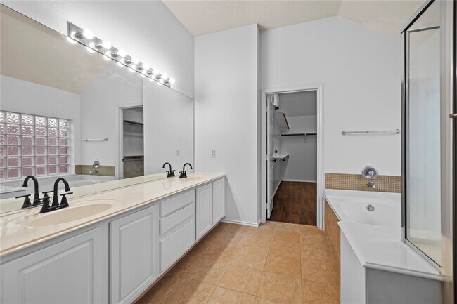 Building Photo - 4803 Windcross Ct