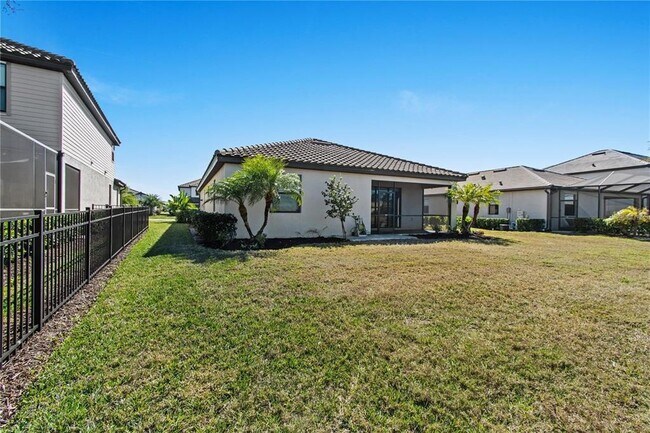 Building Photo - 15719 Islandwalk Ave