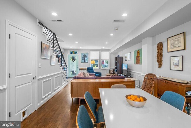 Building Photo - 1275 Oates St NE