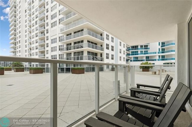 Building Photo - 2751 S Ocean Dr