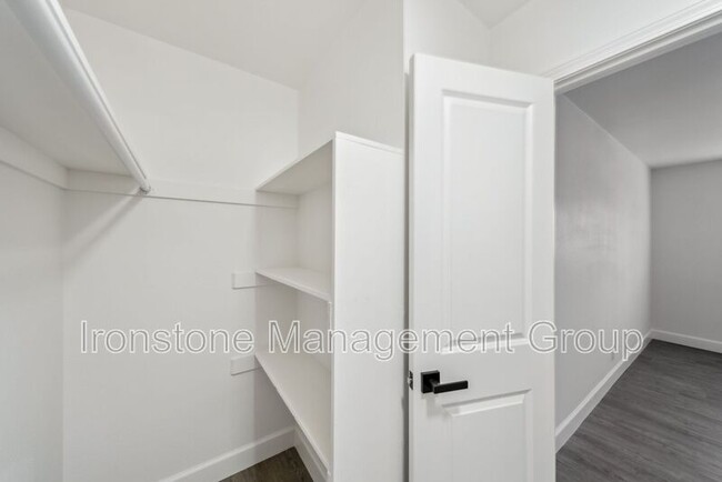 Building Photo - 4521 E 31st St
