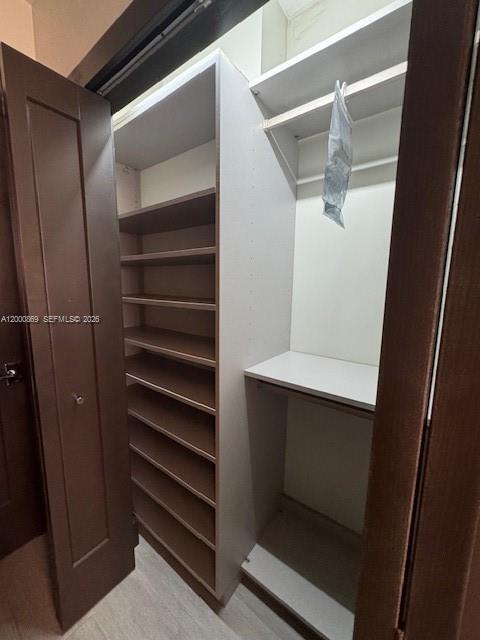 Building Photo - 90 Edgewater Dr