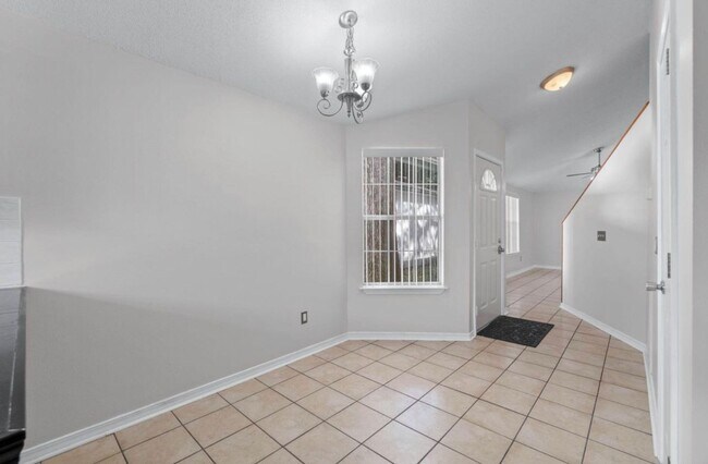 Building Photo - 1810 Hurlburt Rd