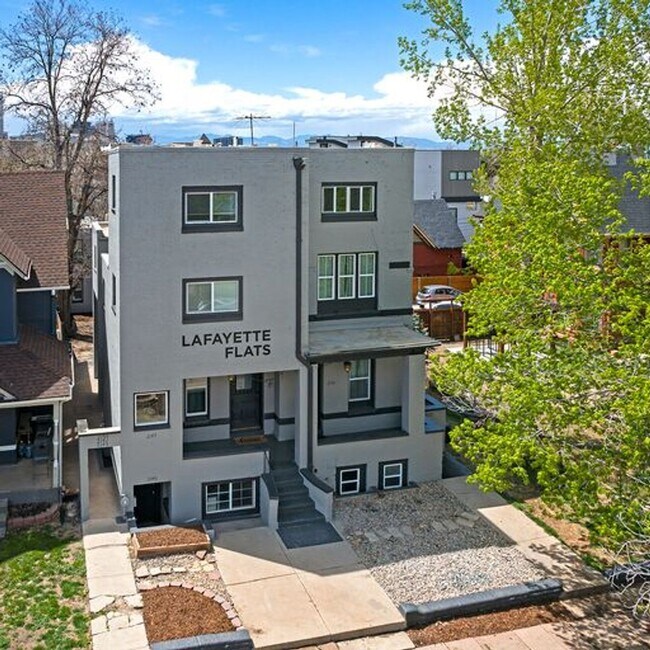 Building Photo - One Bed and One Bathroom Units Available