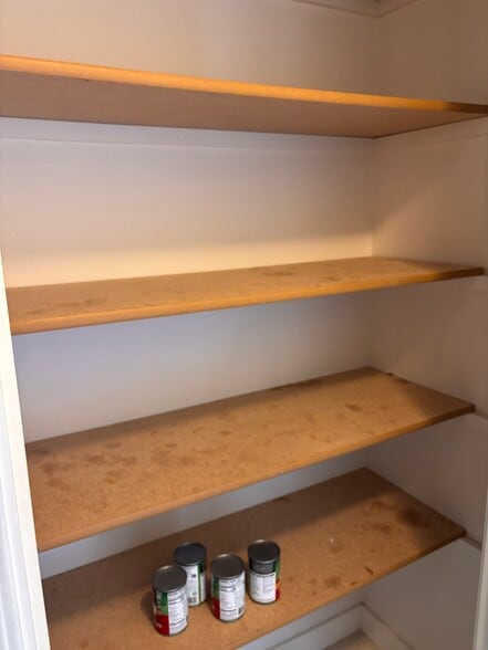 Building Photo - 657 N Main Ave