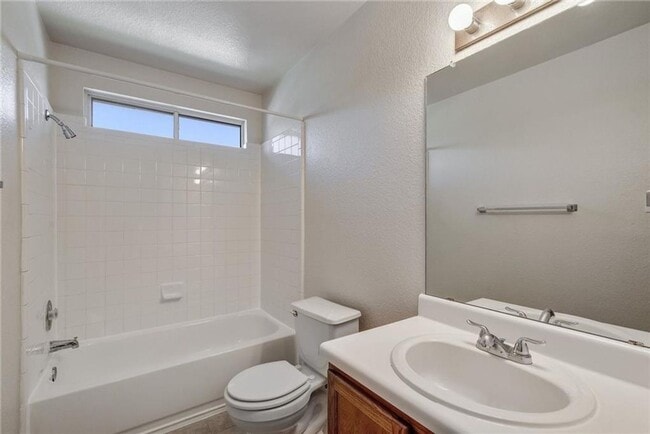 Building Photo - Large 4 Bedroom Home Near Major Conveniences