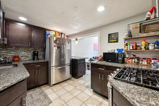 Building Photo - Updated 3-bedroom, 1.5-bath home with a garage in the borough of West Chester!