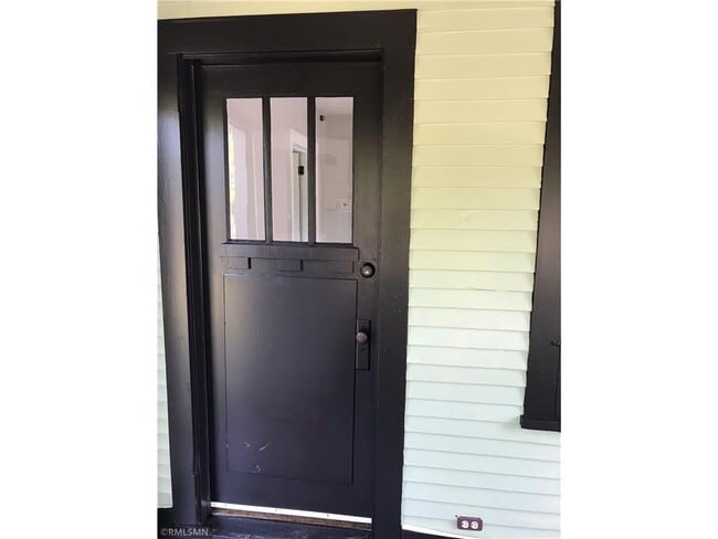 Building Photo - 3136 Douglas Dr N