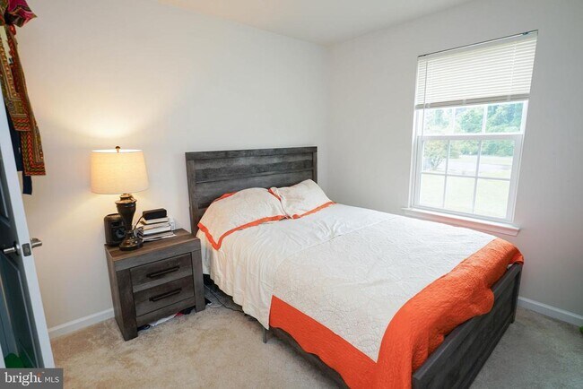Building Photo - 9305 Mulligan Way