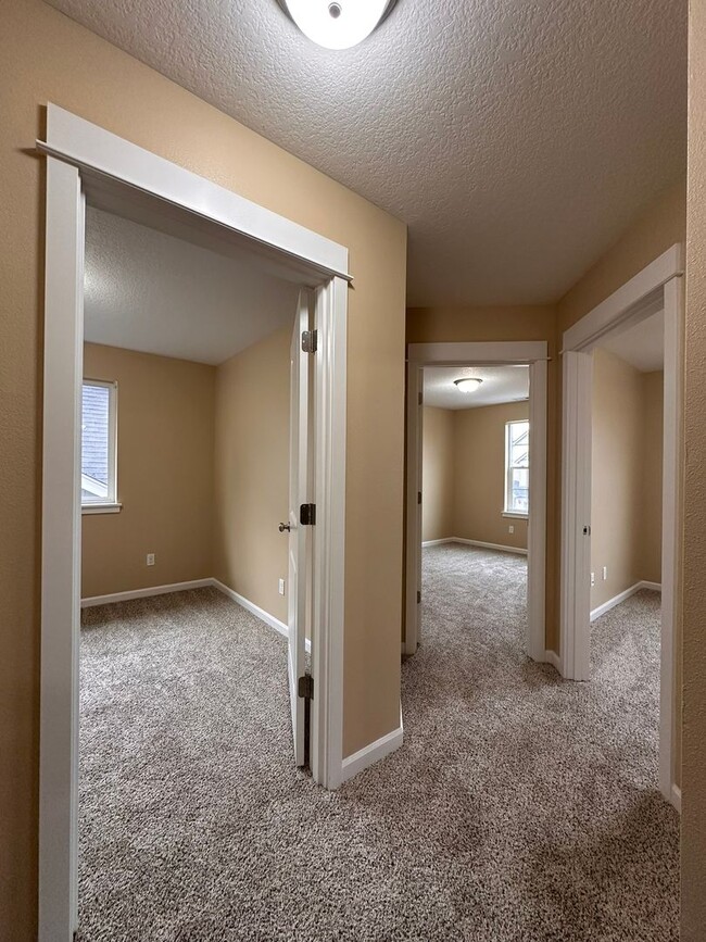 Building Photo - Bethel Area Updated Four Bedroom