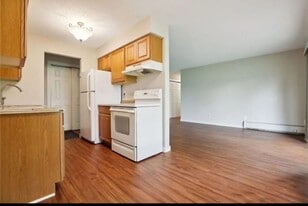 Building Photo - 935 11th Ave S