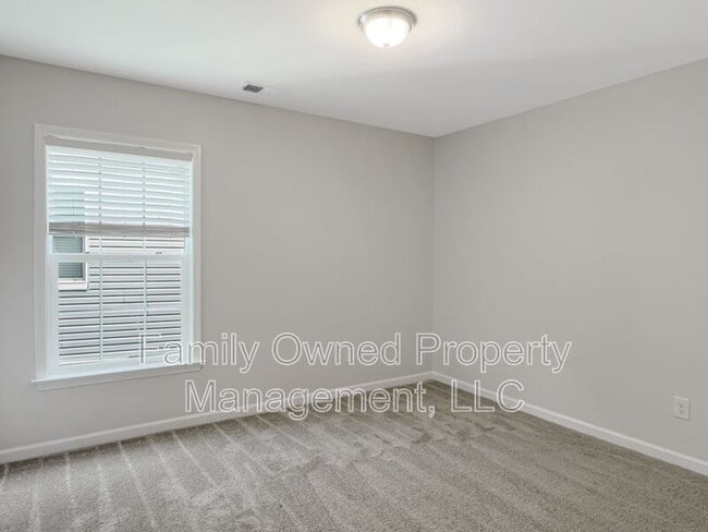 Building Photo - 603 Pendleton Dr