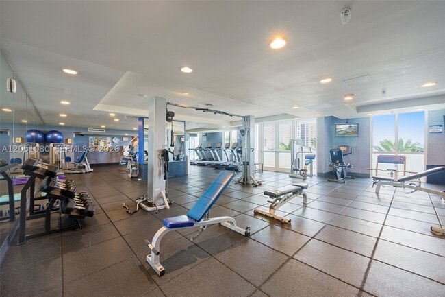 Building Photo - 7910 Harbor Island Dr