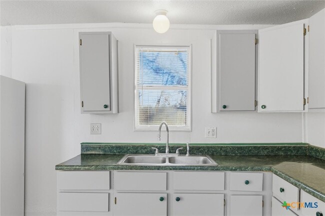 Building Photo - 212 Salinas Rd