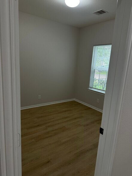 Building Photo - 7631 Retama Terrace Ln