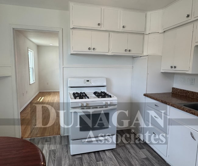 Building Photo - COMING SOON !!2 Bed/1 Bath Home.