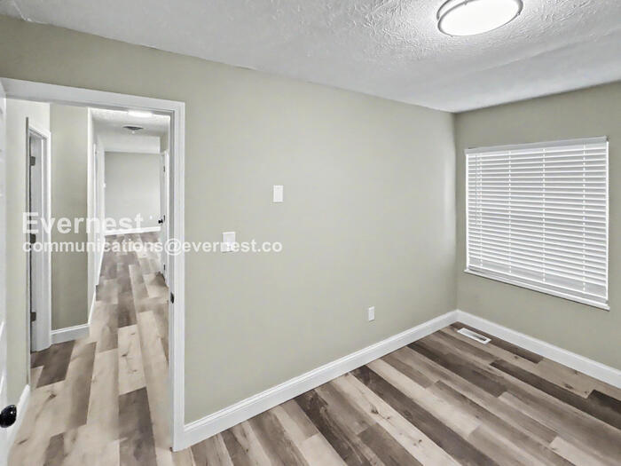 Building Photo - 144 Marvin Ln