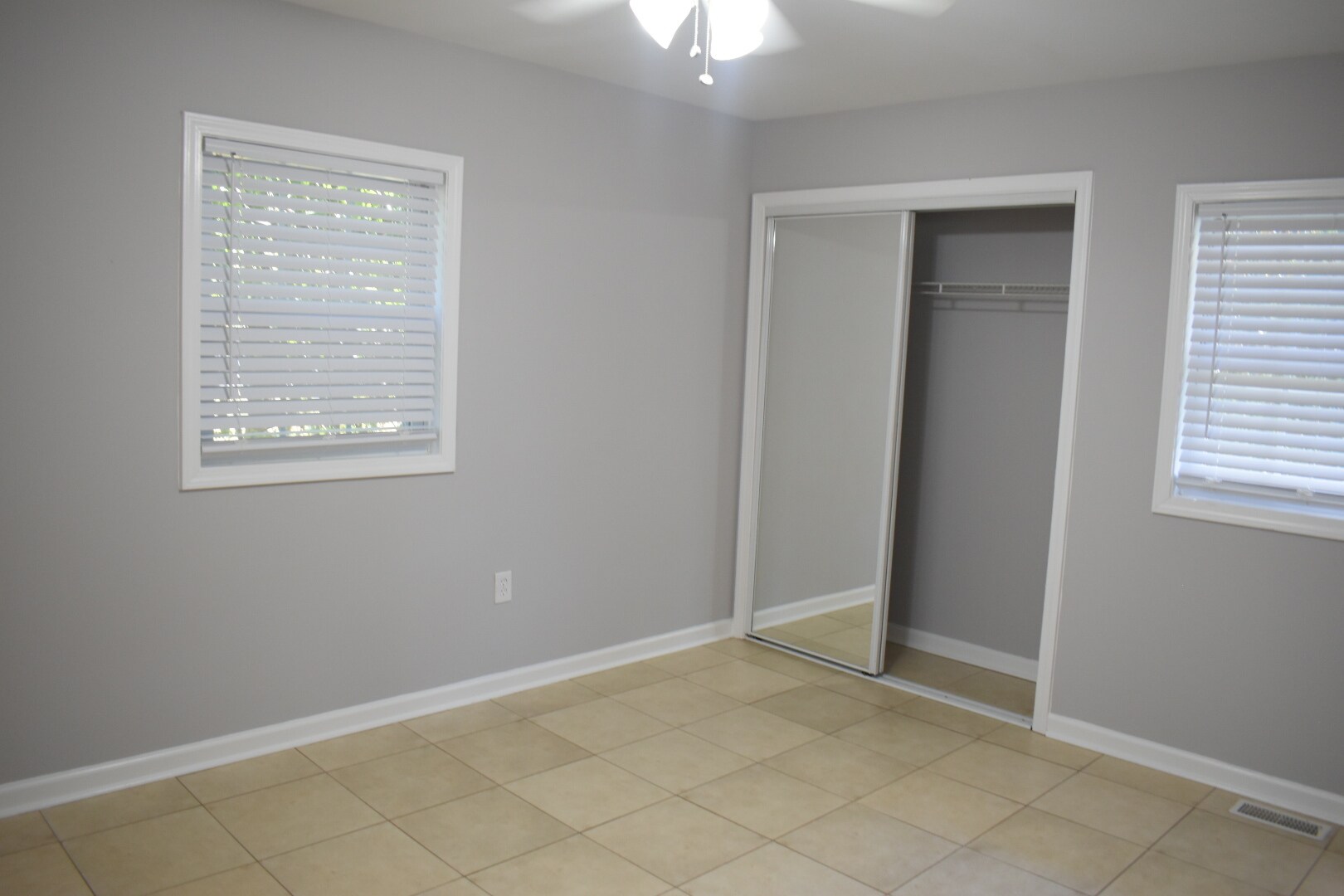 Building Photo - 2109 Wisteria Dr