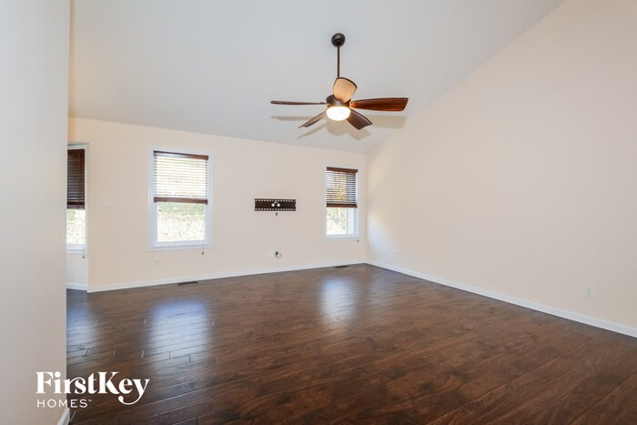 Building Photo - 240 Glen Meadows Ct