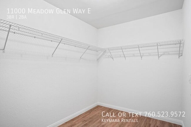 Building Photo - 11000 Meadow Glen Way E