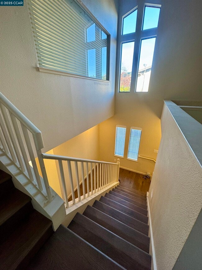 Building Photo - 87 Starview Dr