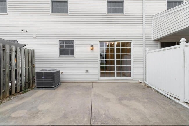 Building Photo - 57 Nottingham Dr