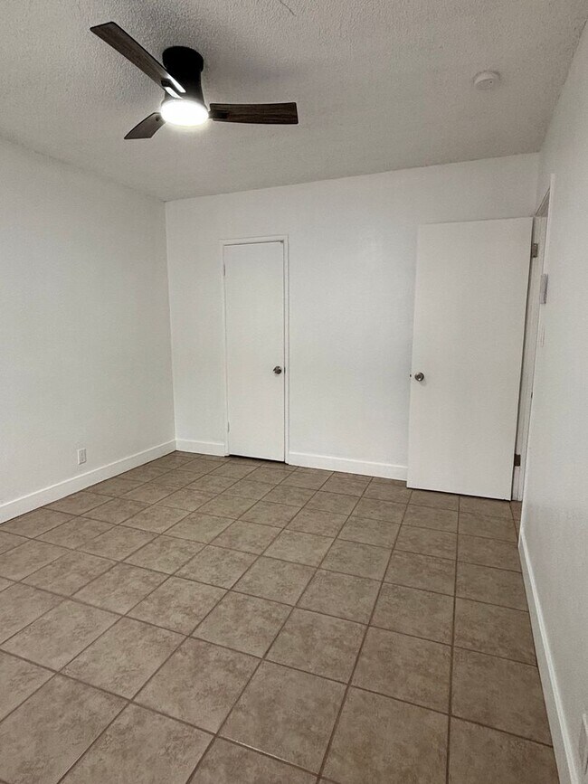 Building Photo - 1730 Obispo Ave