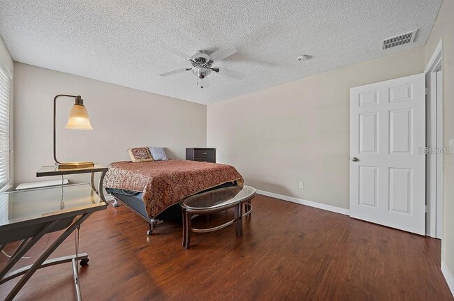 Building Photo - 3304 Amberley Park Cir