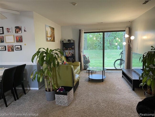 Building Photo - 42595 Lilley Pointe Dr