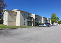 Building Photo - The Raintree Apartments