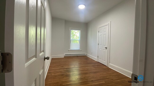 Building Photo - 100 Broad St